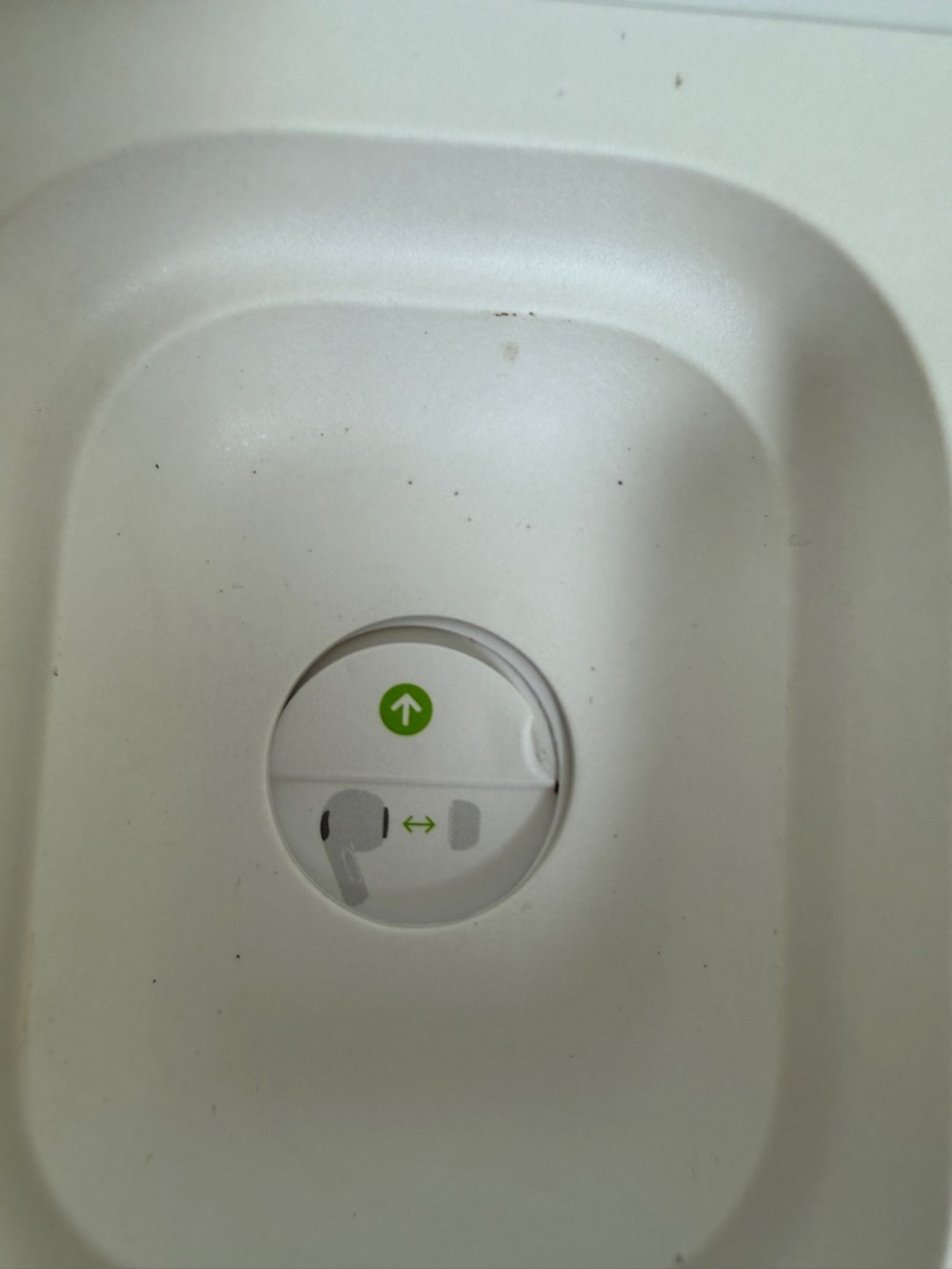 Apple AirPods Pro (1st Gen) Wireless Charging Case White Authentic A2083 A2084 - Picture 14 of 16